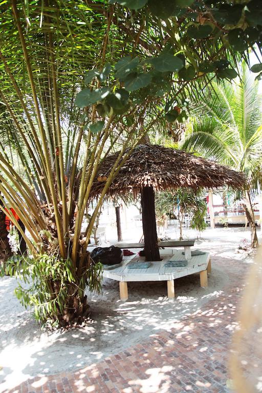 Vijit Bungalow Koh Phayam Zewnętrze zdjęcie
